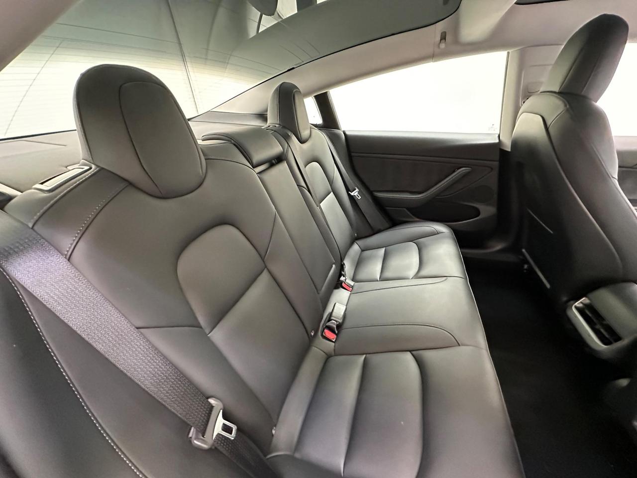 Tesla Model 3 LF71VYC