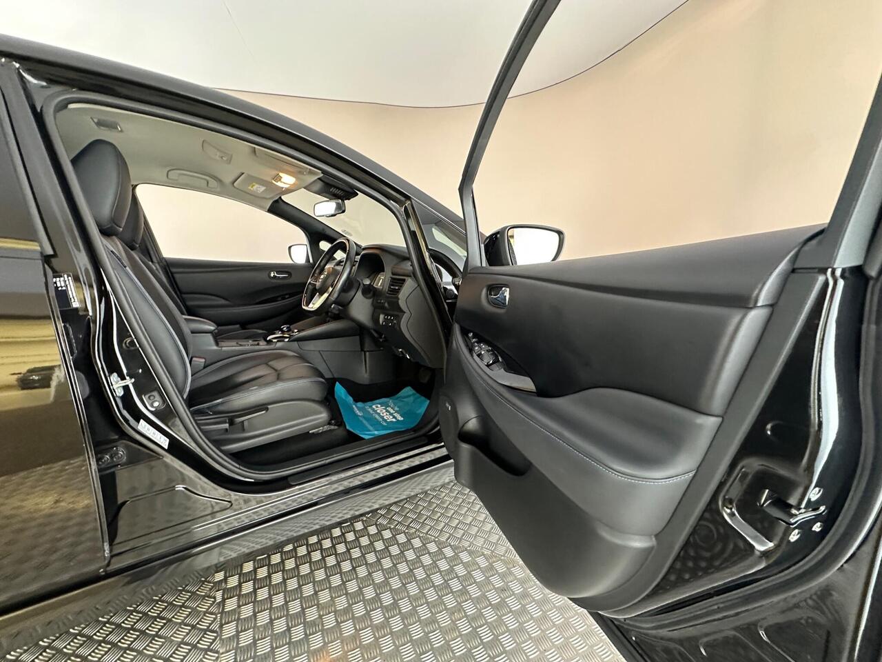 Nissan Leaf VN70YLU