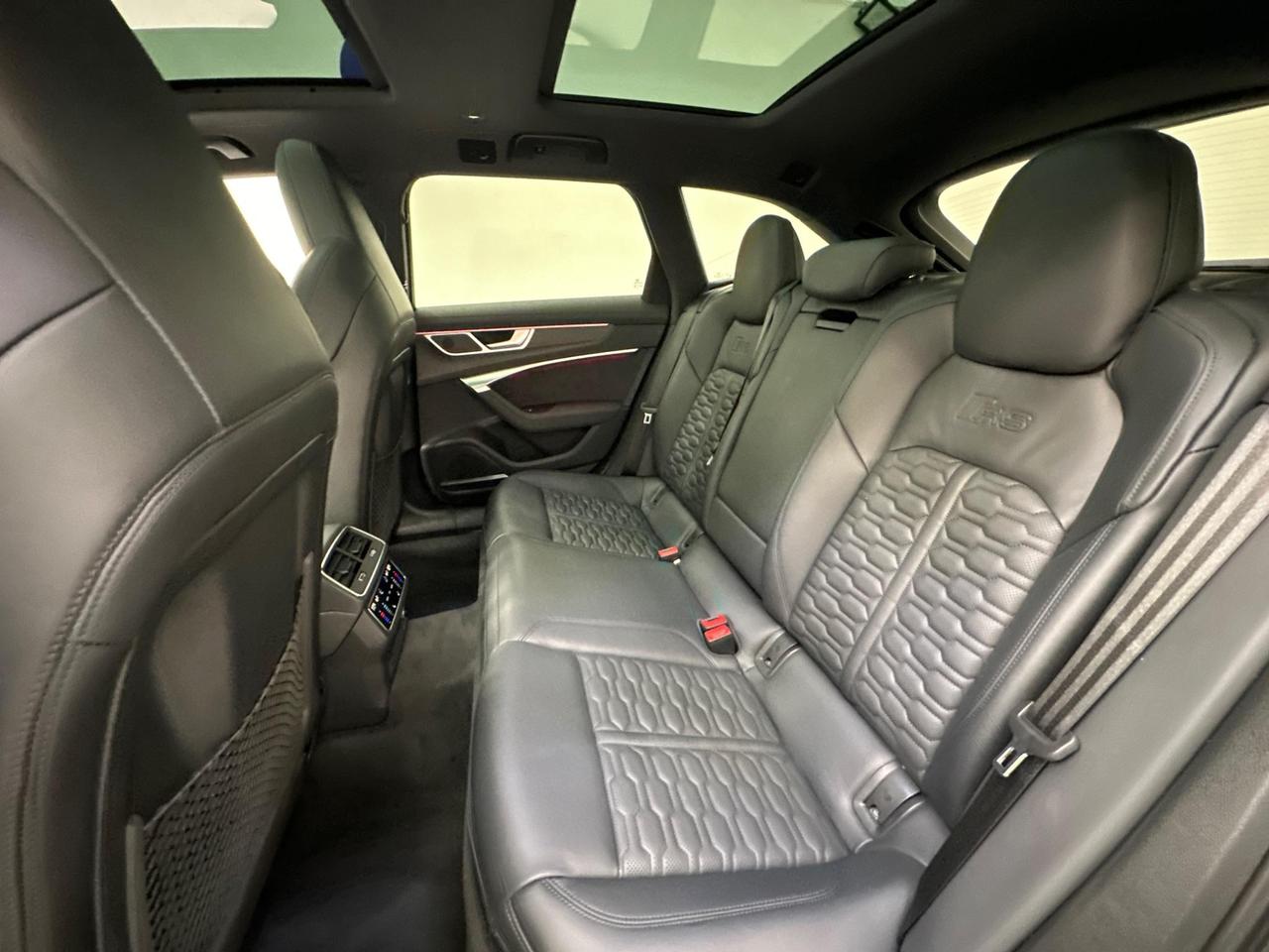 Audi RS6 Avant WU71CXE