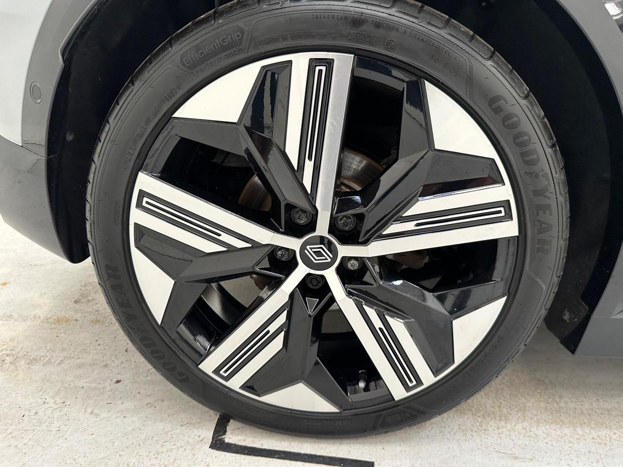 Renault Megane E-Tech YD73AFJ