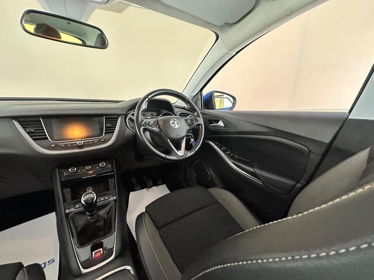 Vauxhall Grandland X LS69BKJ