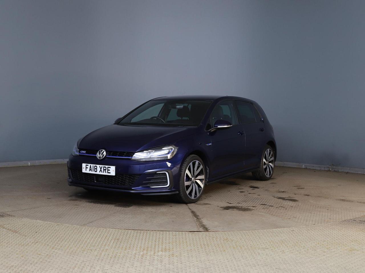 Volkswagen Golf FA18XRE