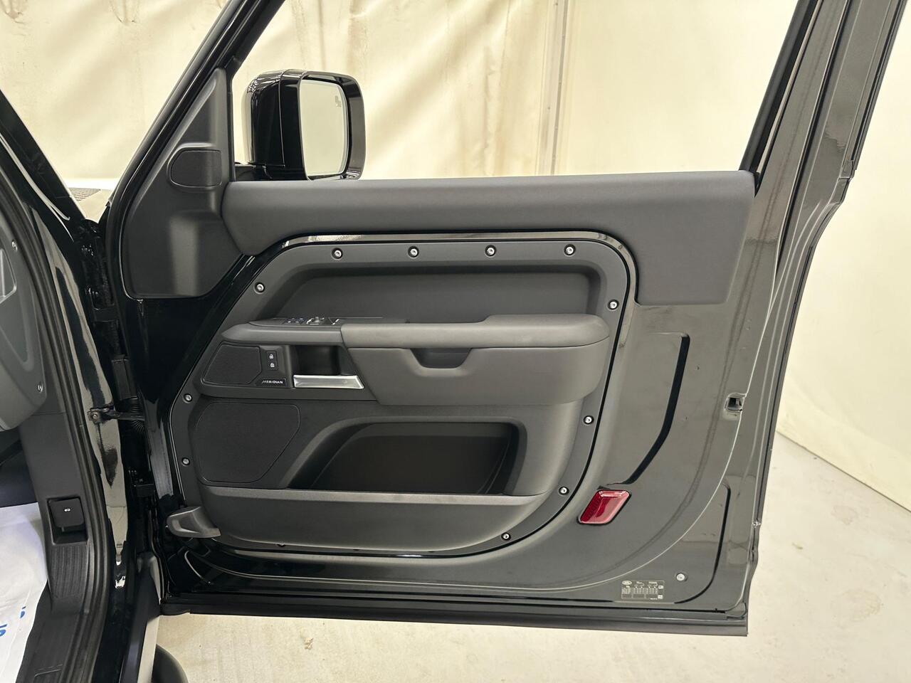 Land Rover Defender 90 HK25JCO