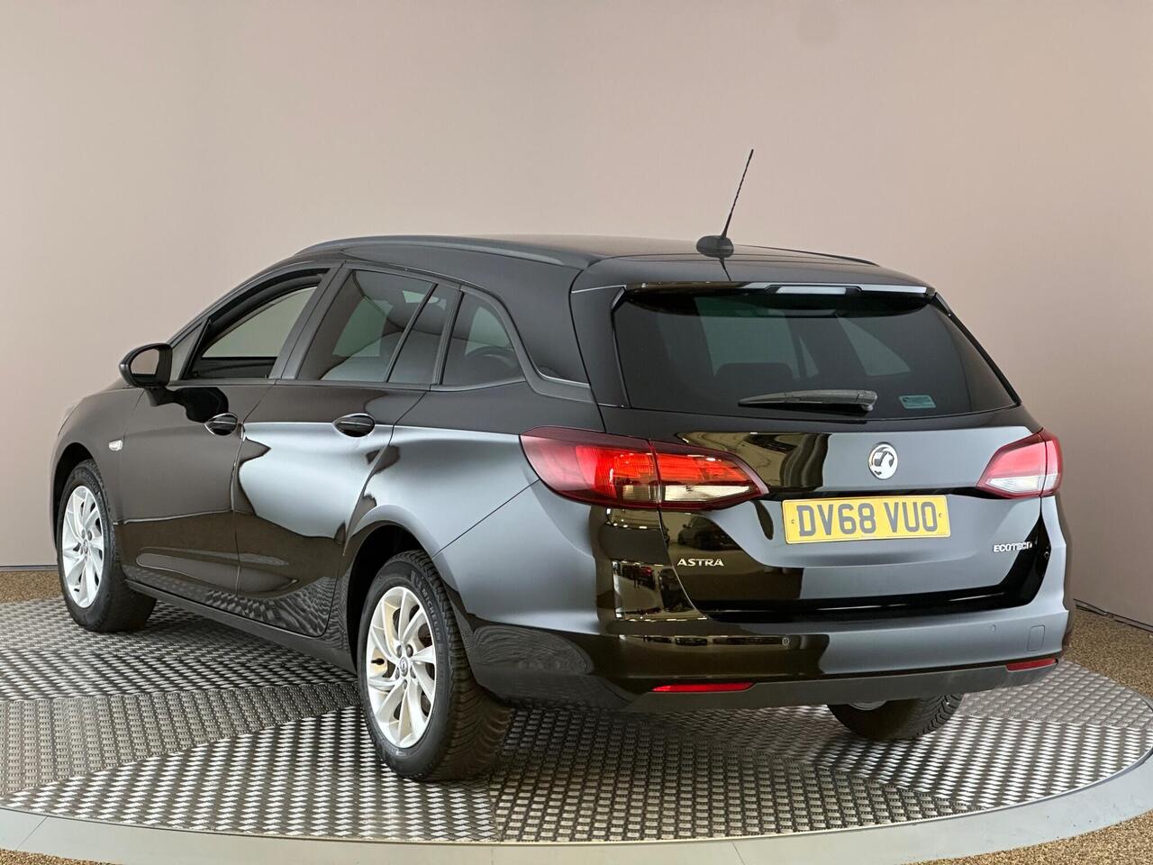 Vauxhall Astra DV68VUO