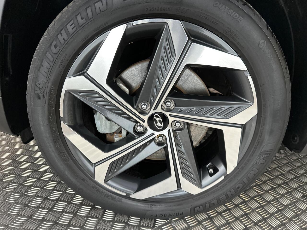 Hyundai TUCSON AX22AYS