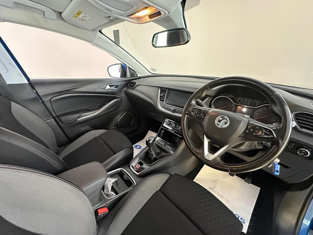 Vauxhall Grandland X LS69BKJ