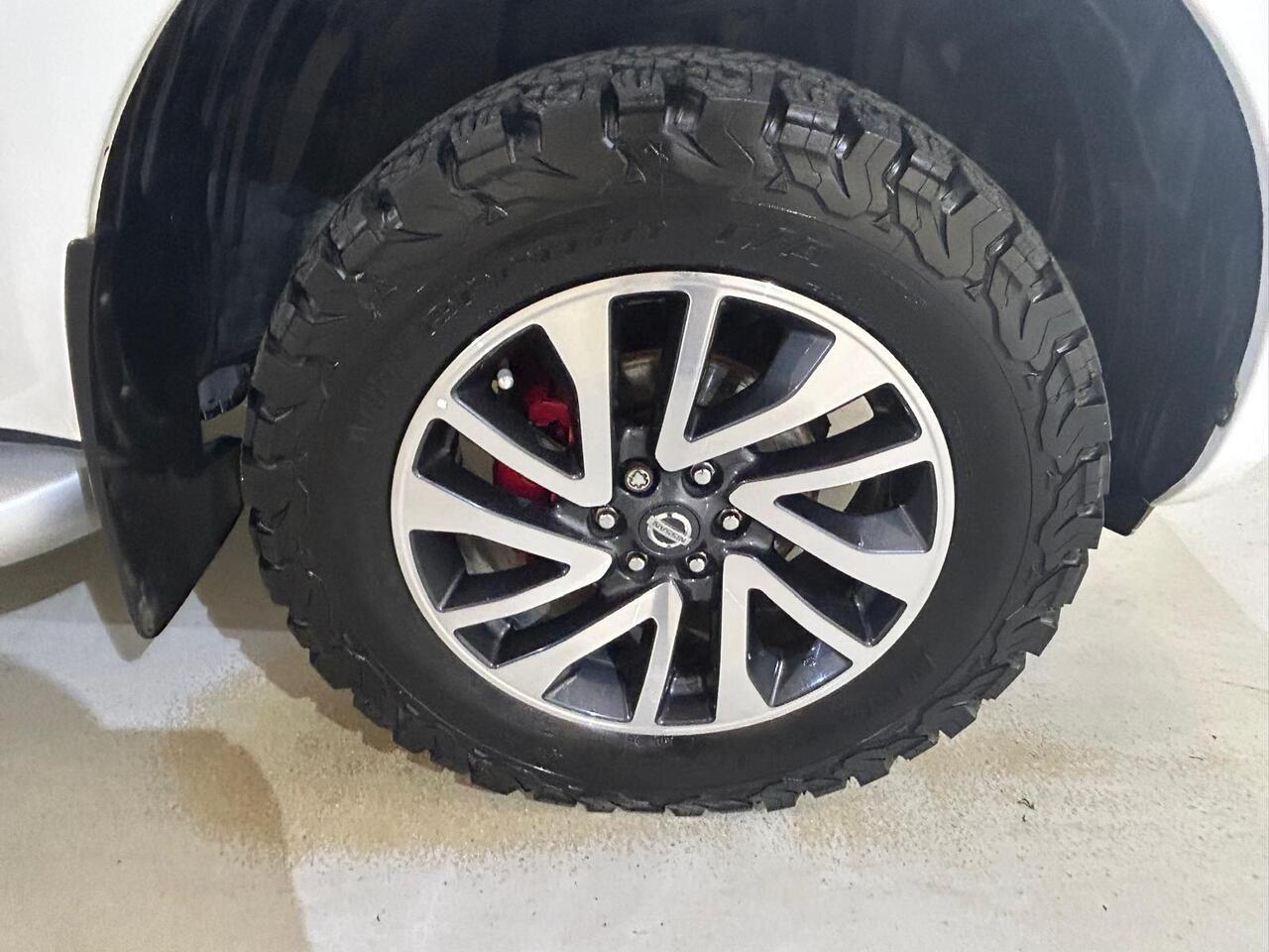 Nissan Navara DN67XNW
