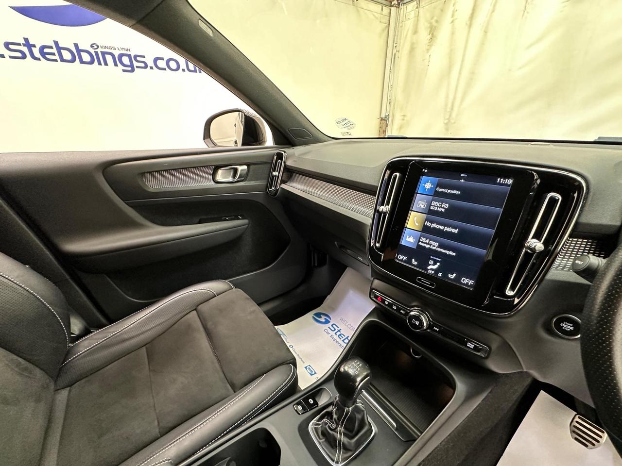 Volvo XC40 YM70MTZ
