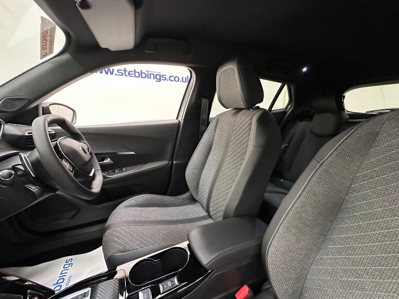 Peugeot 2008 AF73DWW