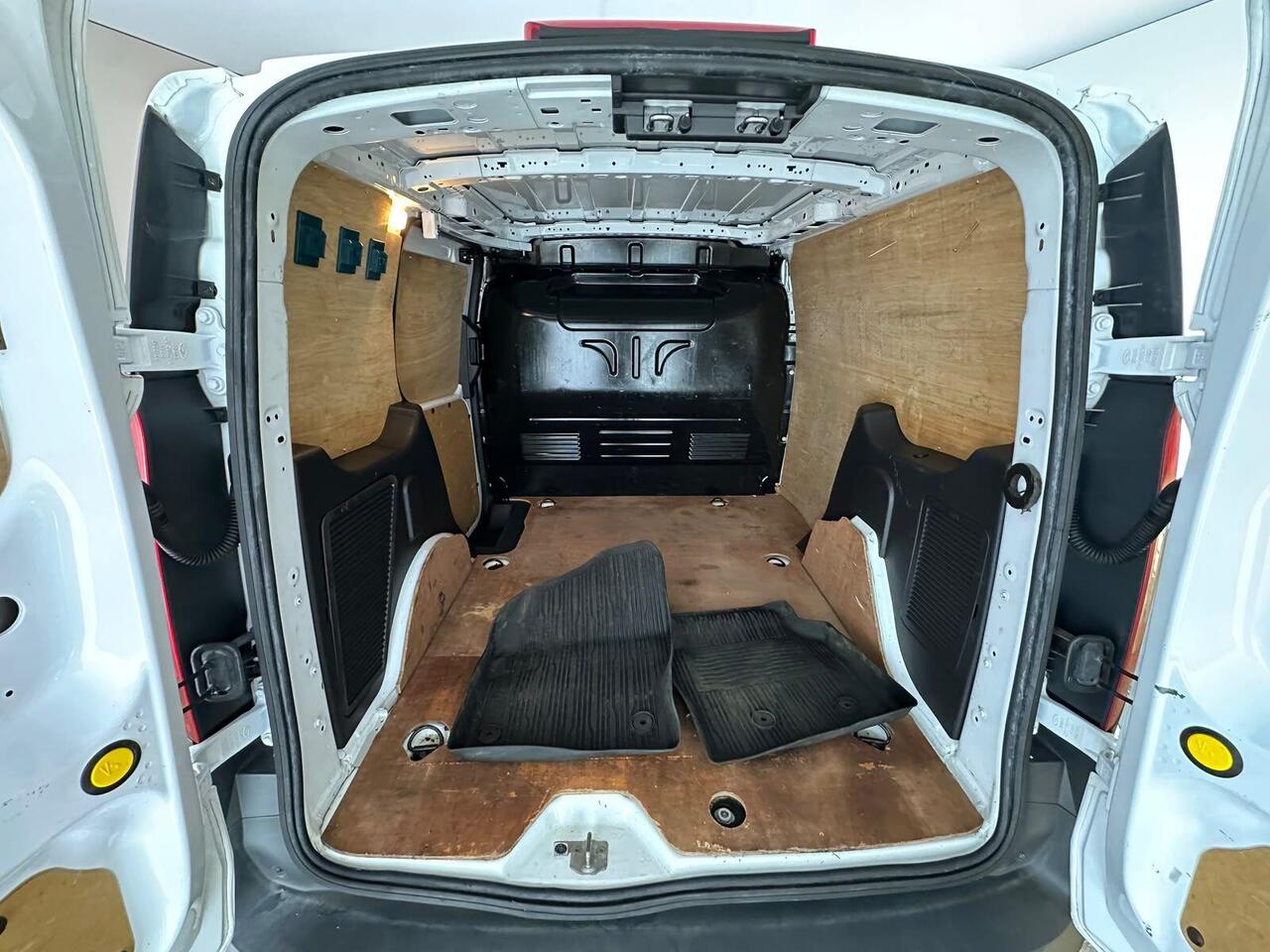 Ford Transit Connect YJ18YCY
