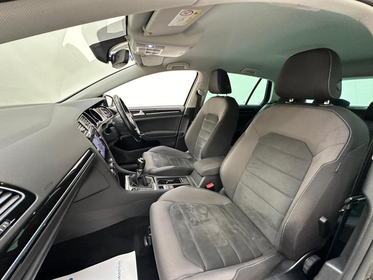 Volkswagen Golf MW67FMC