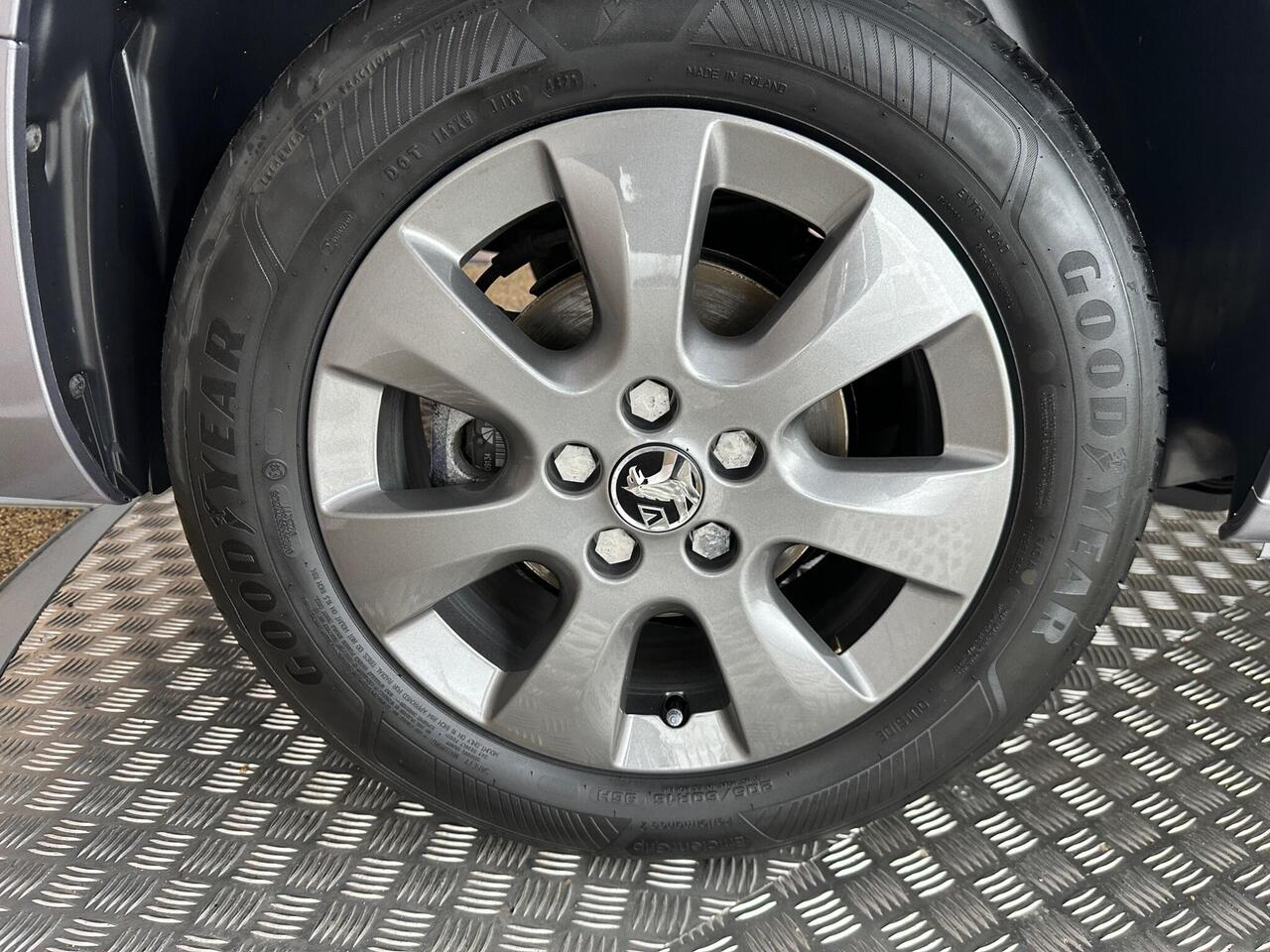 Vauxhall Combo Life Electric CF74XDA