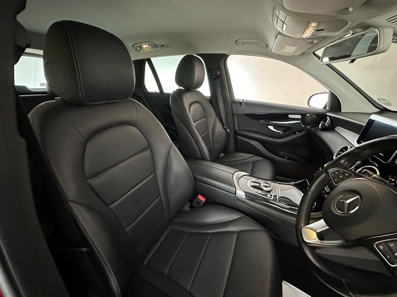 Mercedes-Benz GLC YM19PNO