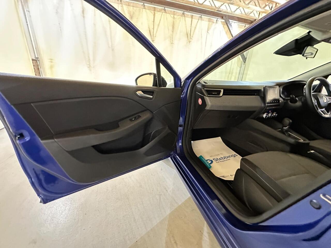 Renault Clio YJ24JPN