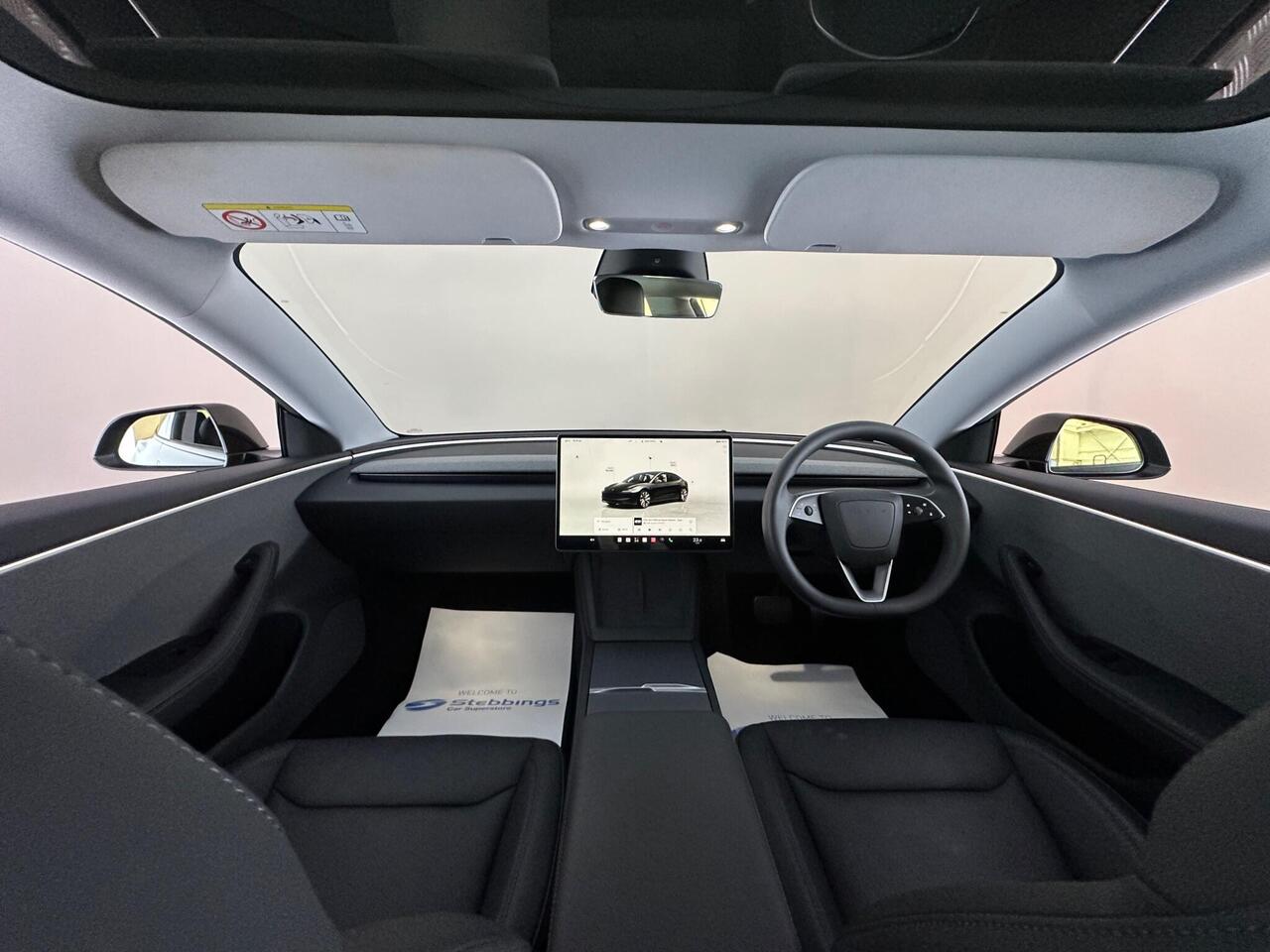 Tesla Model 3 LB74UKP
