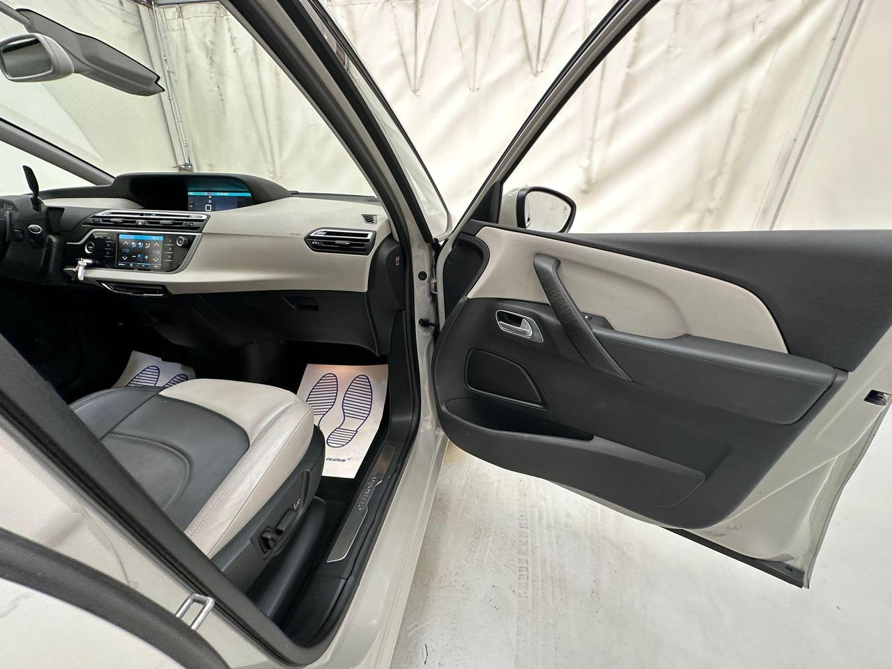 Citroen Grand C4 Picasso GP17LNN