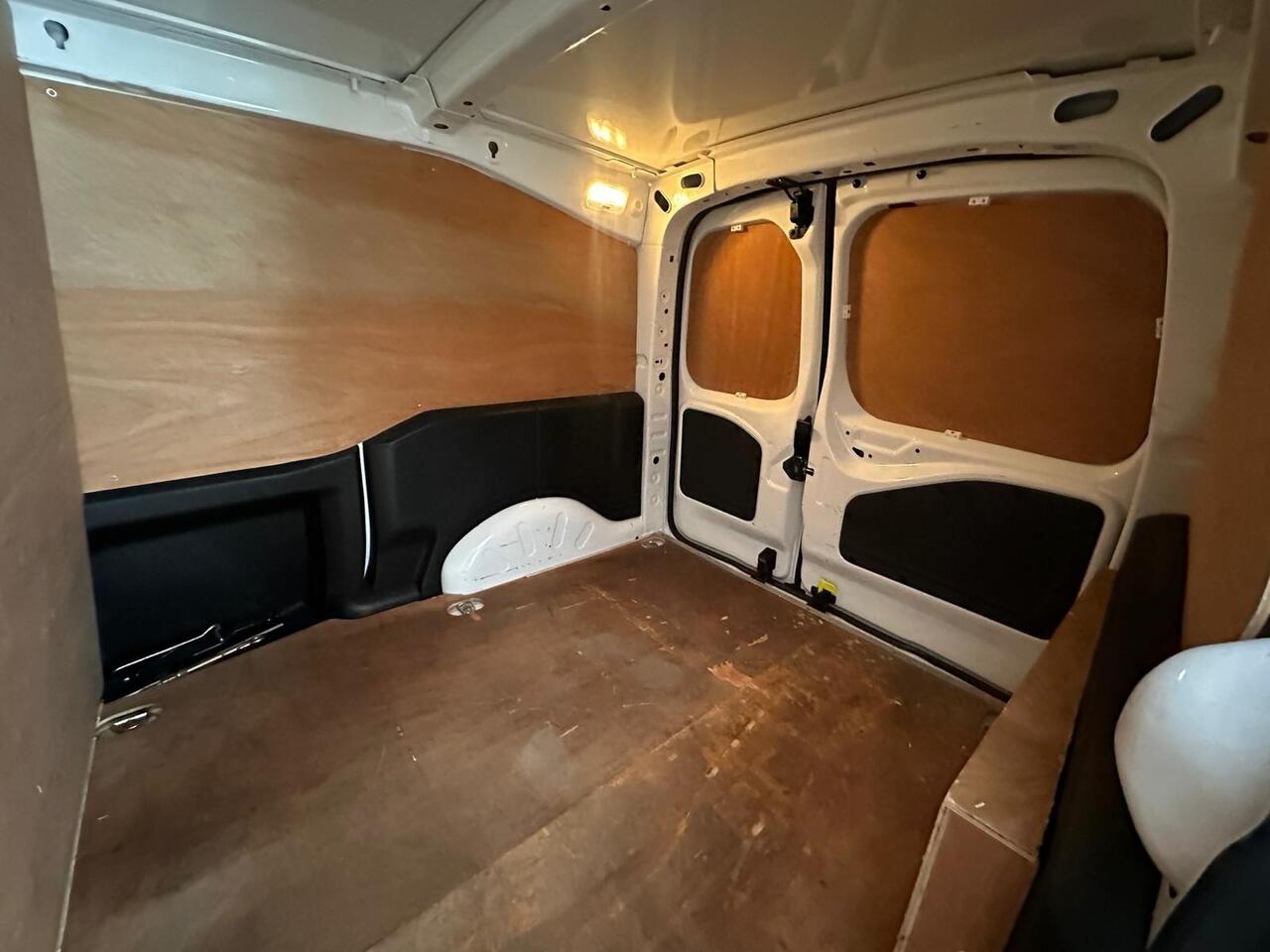 Peugeot Partner AE66JVR