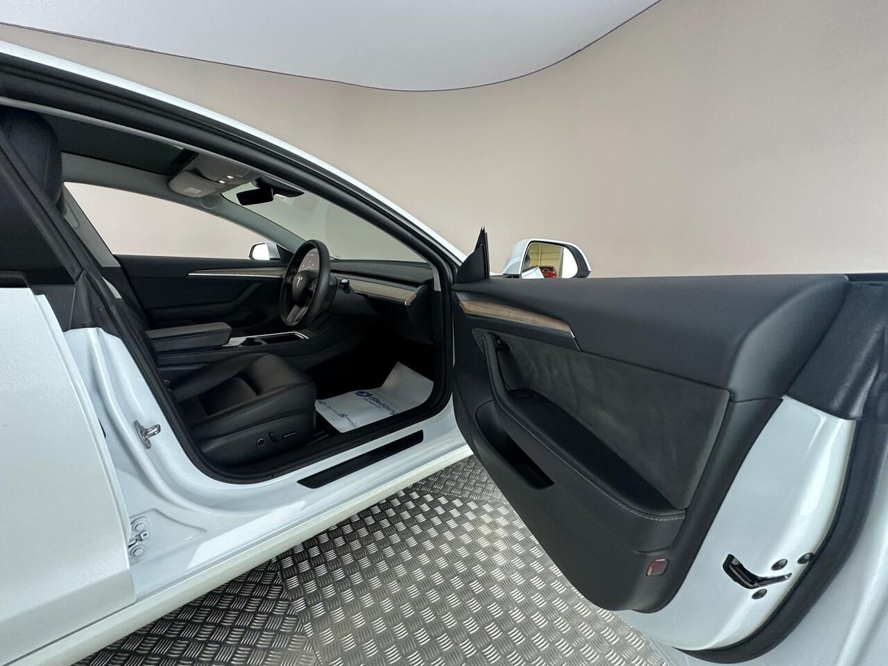 Tesla Model 3 AF72UVS