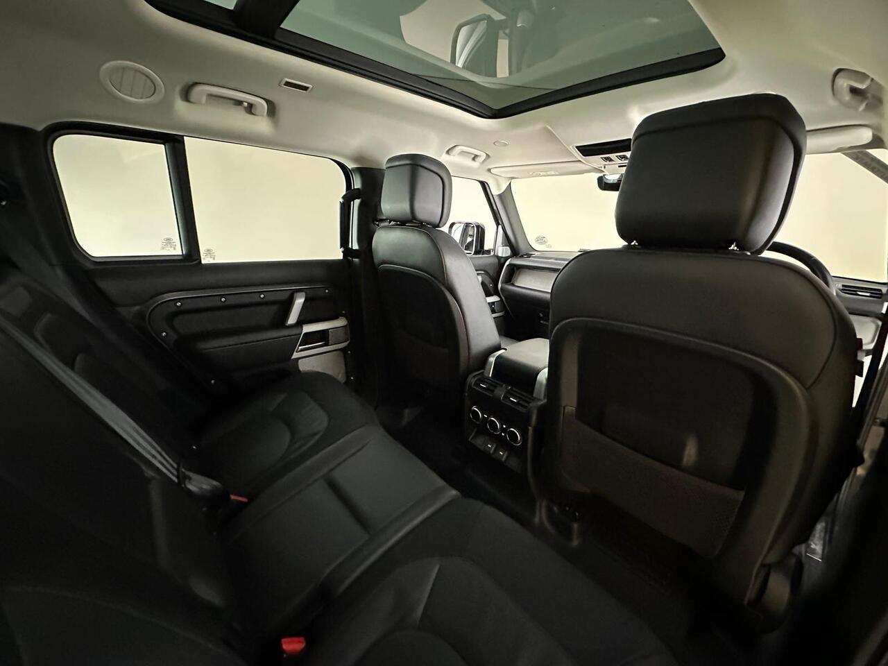 Land Rover Defender 130 BL72MHF