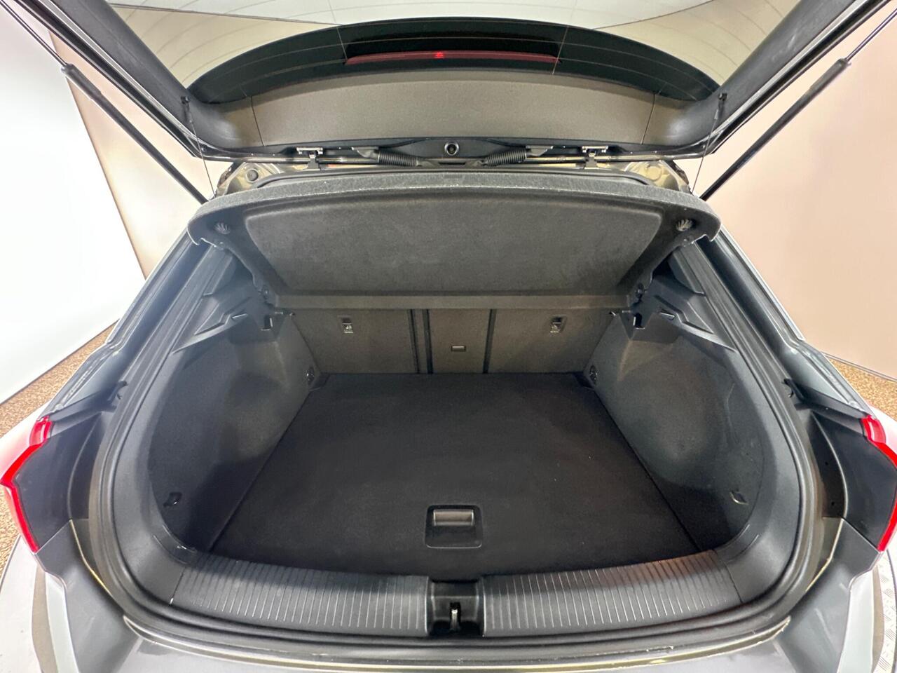 Volkswagen T-Roc VO69HNL