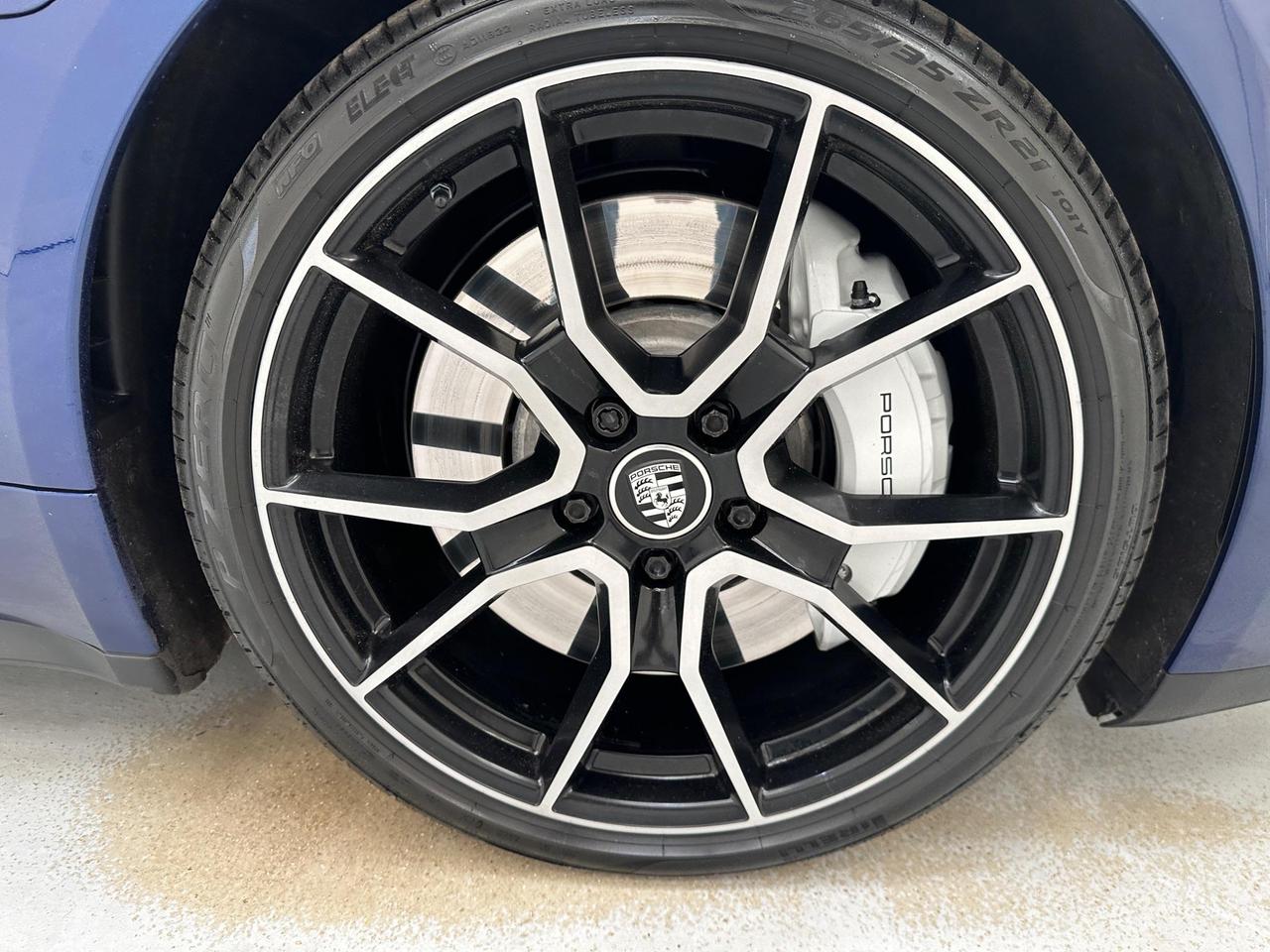Porsche Taycan LB22MVG