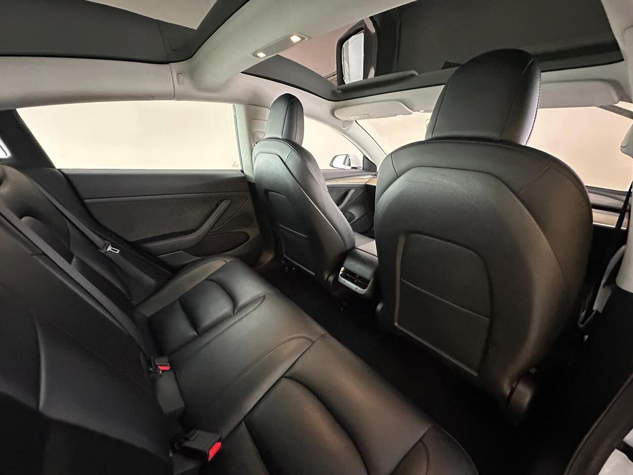 Tesla Model 3 AF72VRX