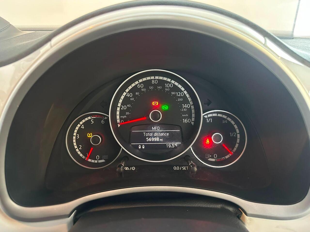 Volkswagen Beetle NA64UNW