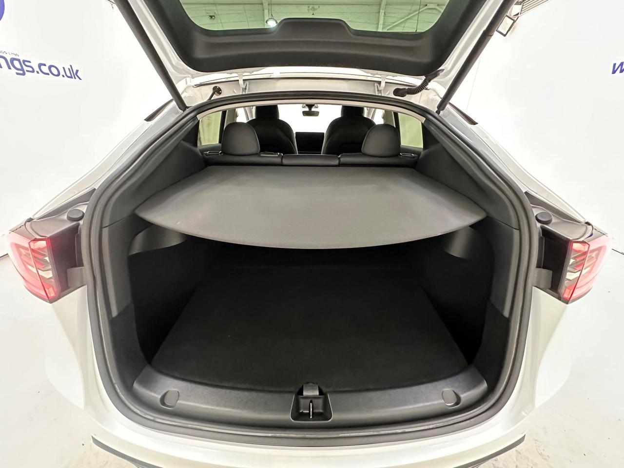 Tesla Model Y AJ22CZU