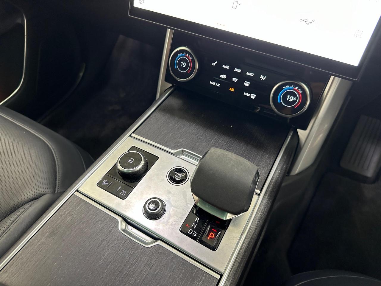 Land Rover Range Rover YE73JZF