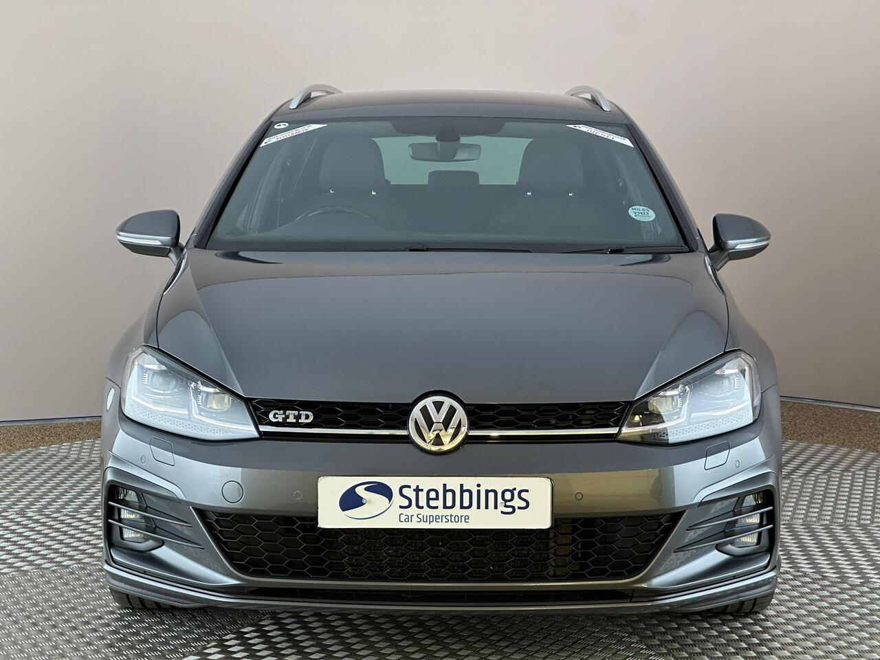 Volkswagen Golf YC68KGE
