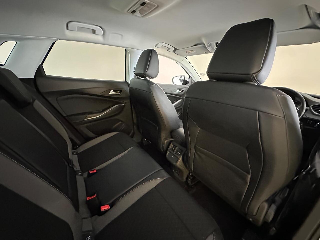Vauxhall Grandland X KY18FNF