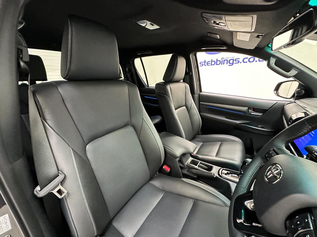 Toyota Hilux H111LUX