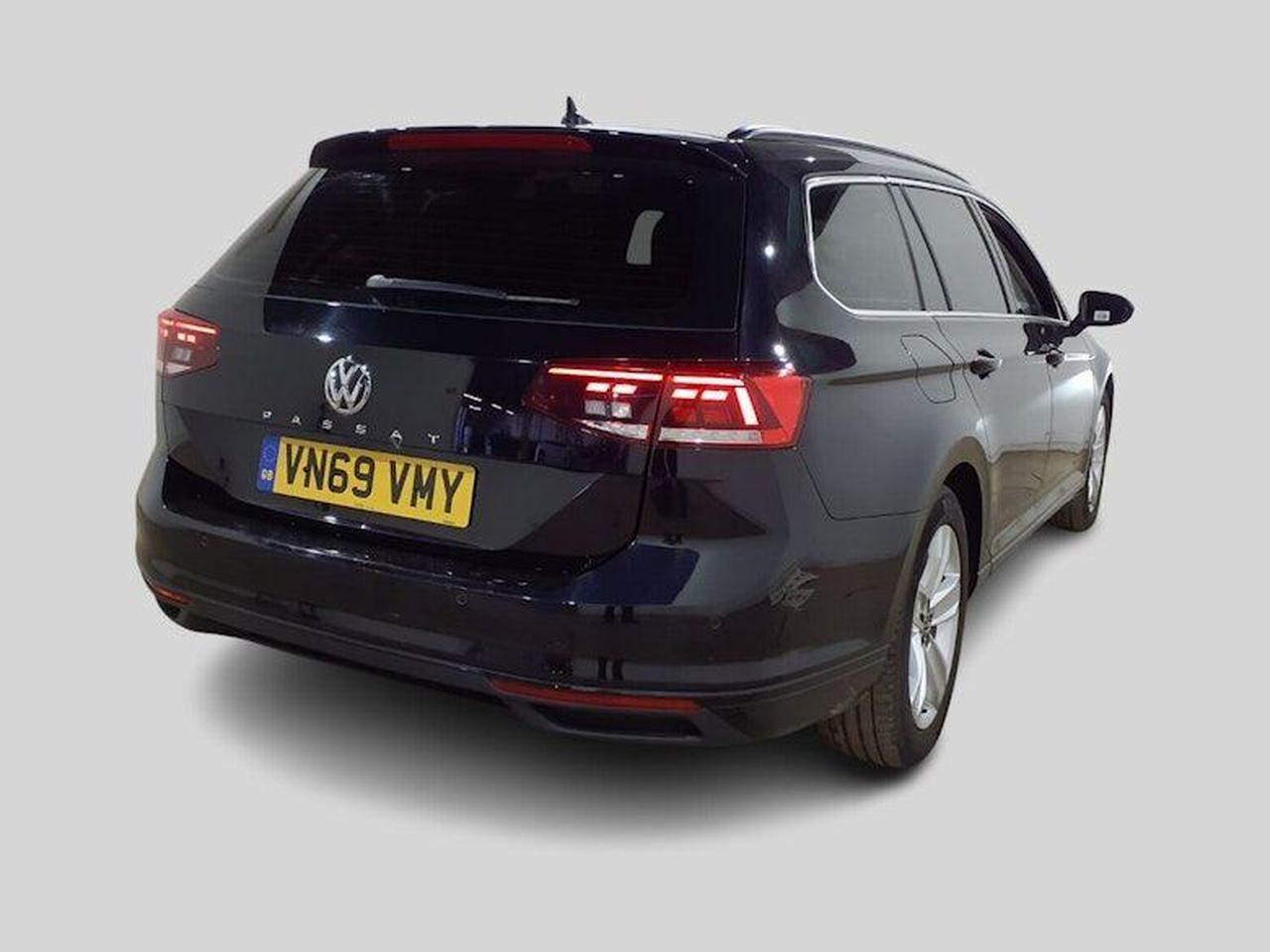 Volkswagen Passat VN69VMY