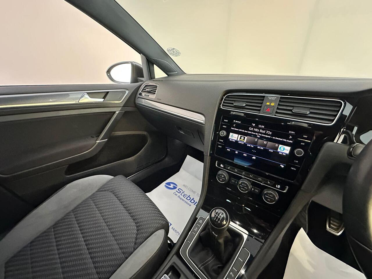 Volkswagen Golf SM69RDY