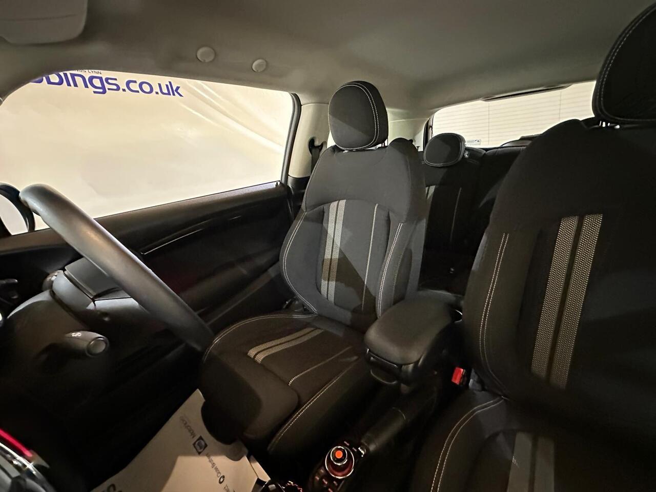 MINI Hatch EA70YLB