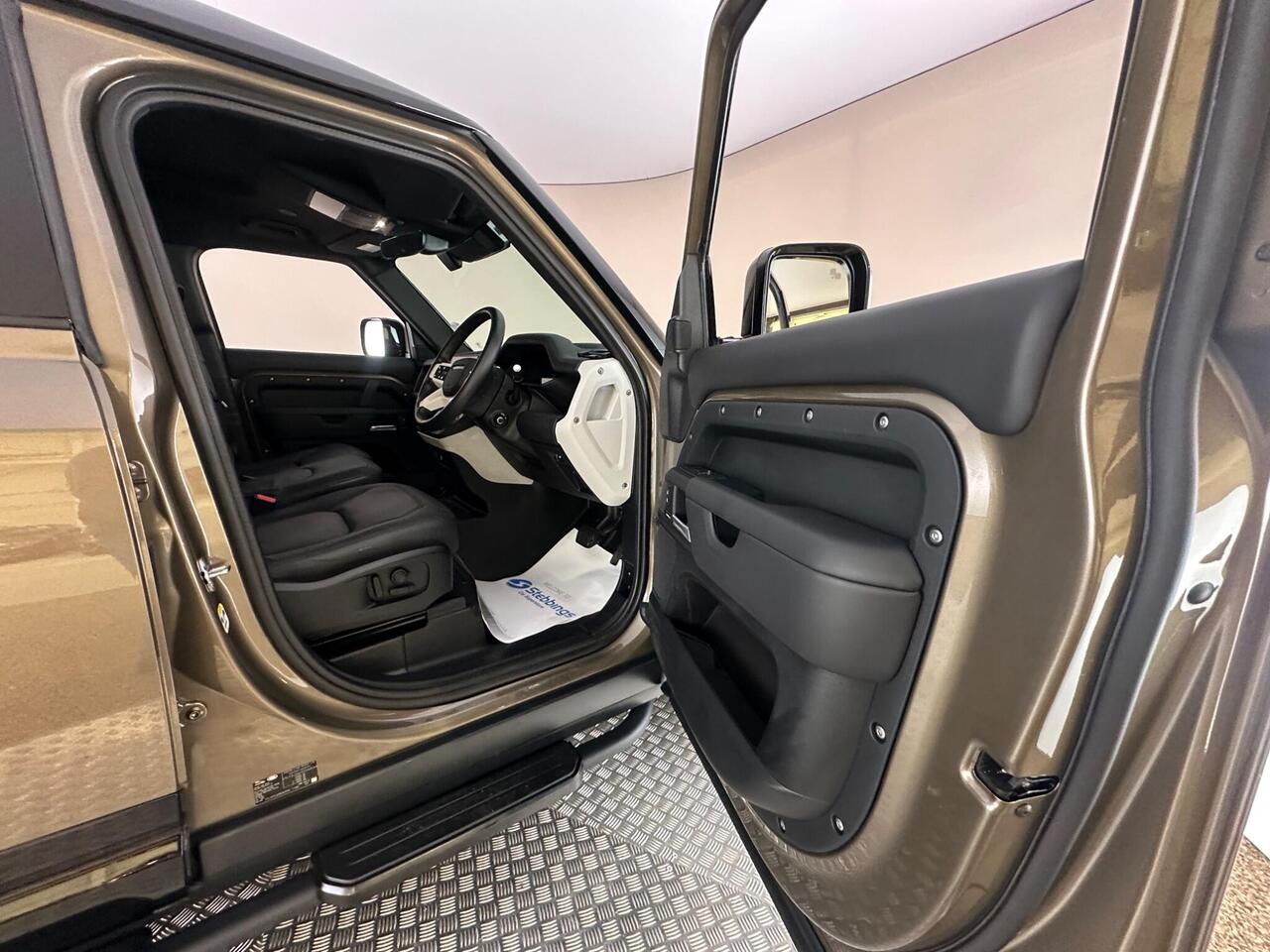 Land Rover Defender 110 DS25PPV