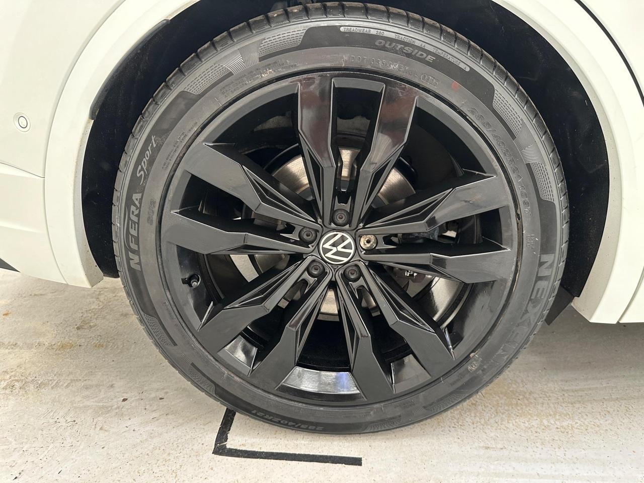 Volkswagen Touareg VK21UHB