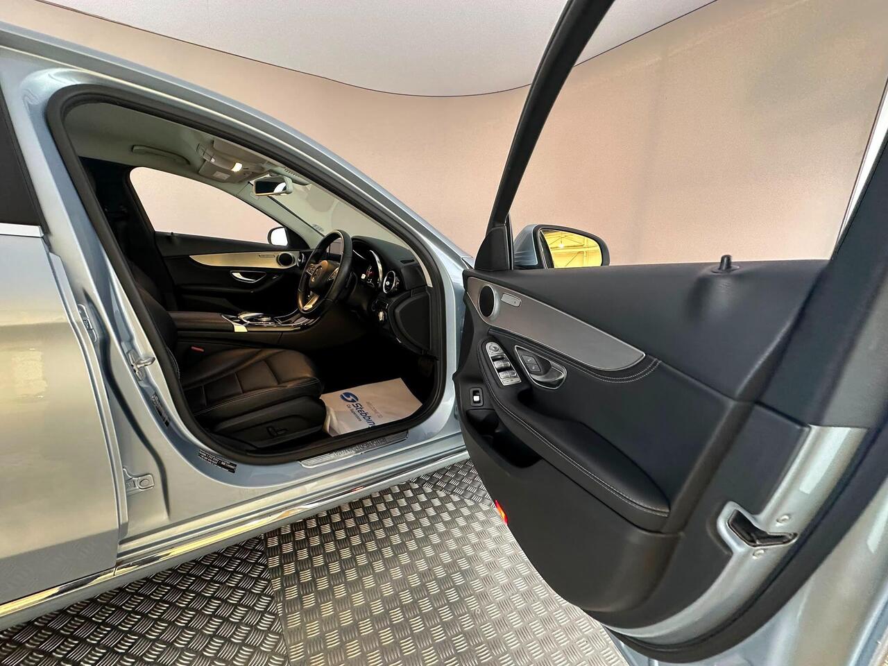 Mercedes-Benz C Class NL64GGX