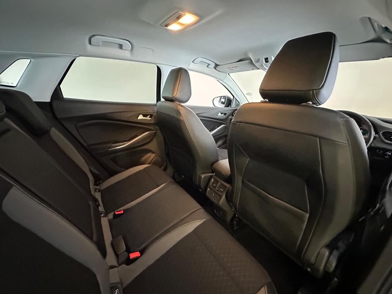 Vauxhall Grandland X DY68ZWW