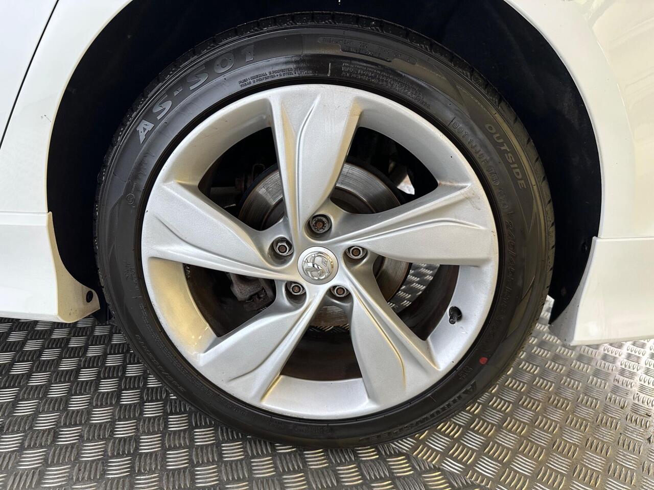 Vauxhall Insignia DS19CWU