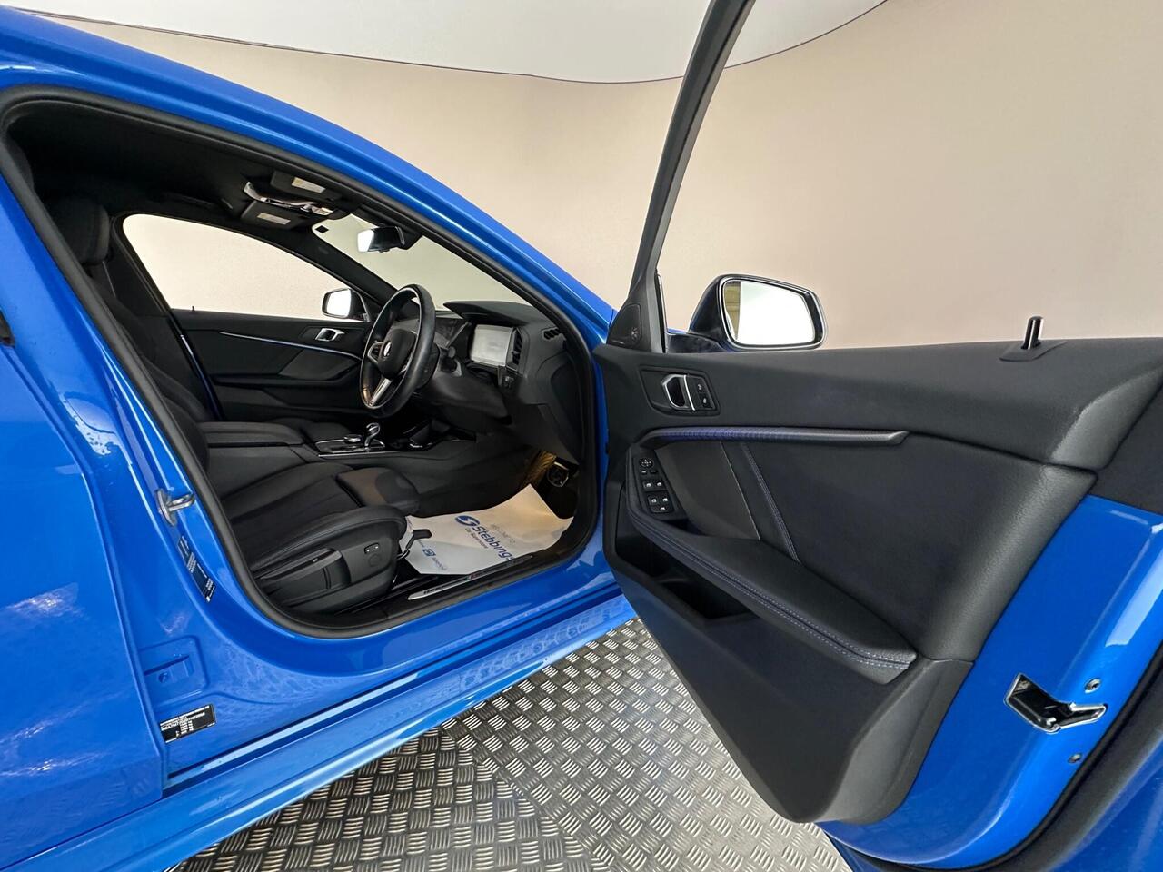 BMW 1 Series YE73WXW