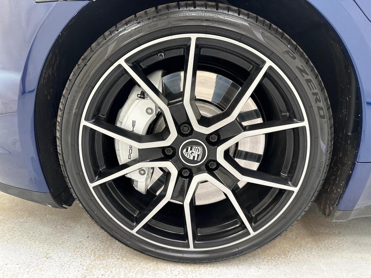 Porsche Taycan LB22MVG