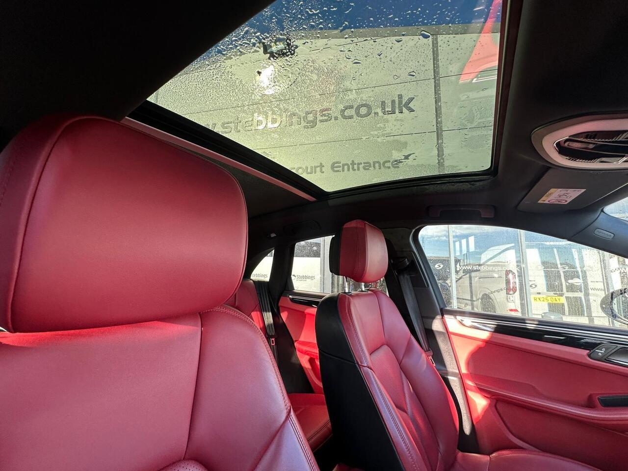 Porsche Macan AO20ZJJ