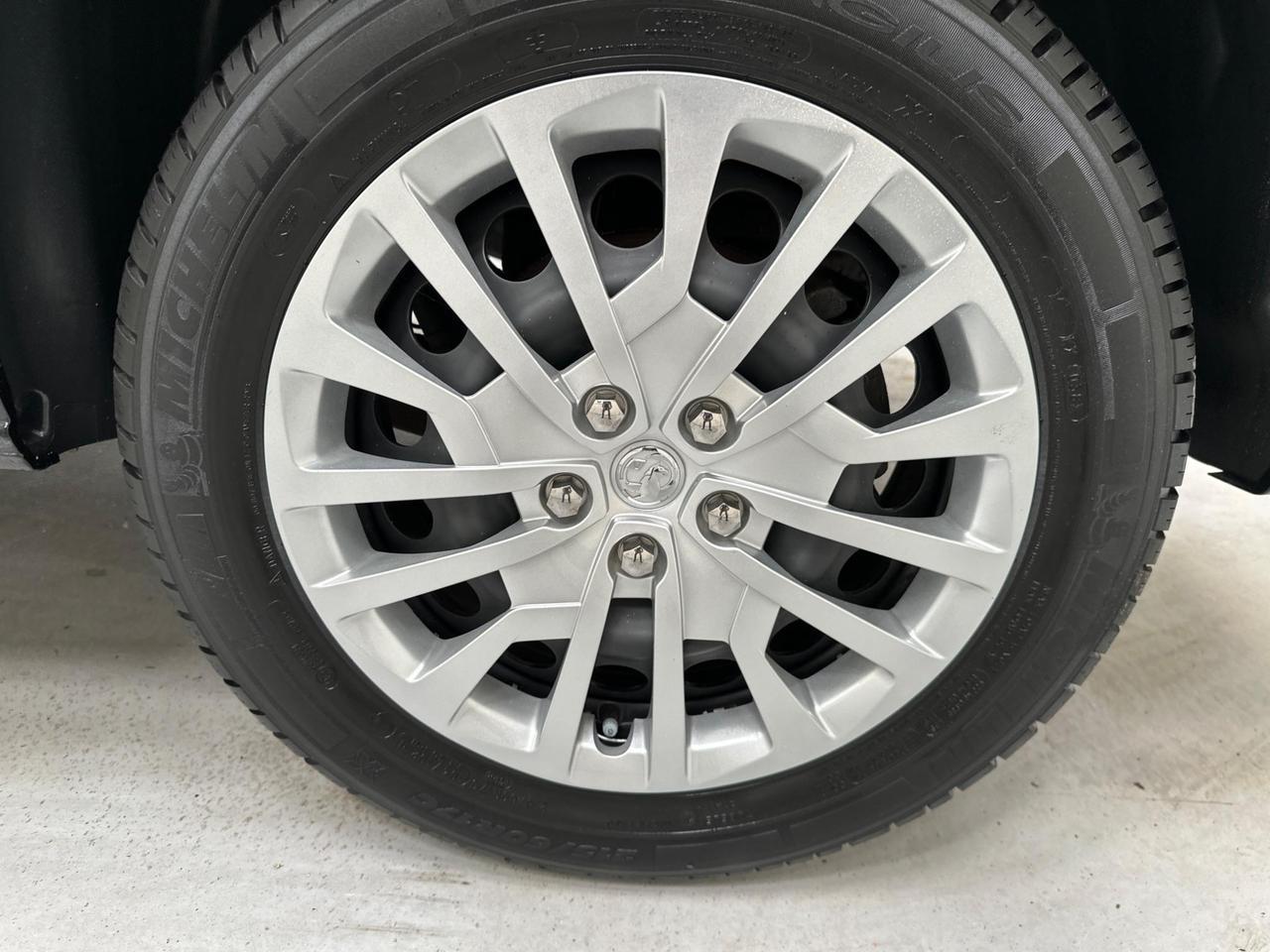 Vauxhall Vivaro KS23DHY