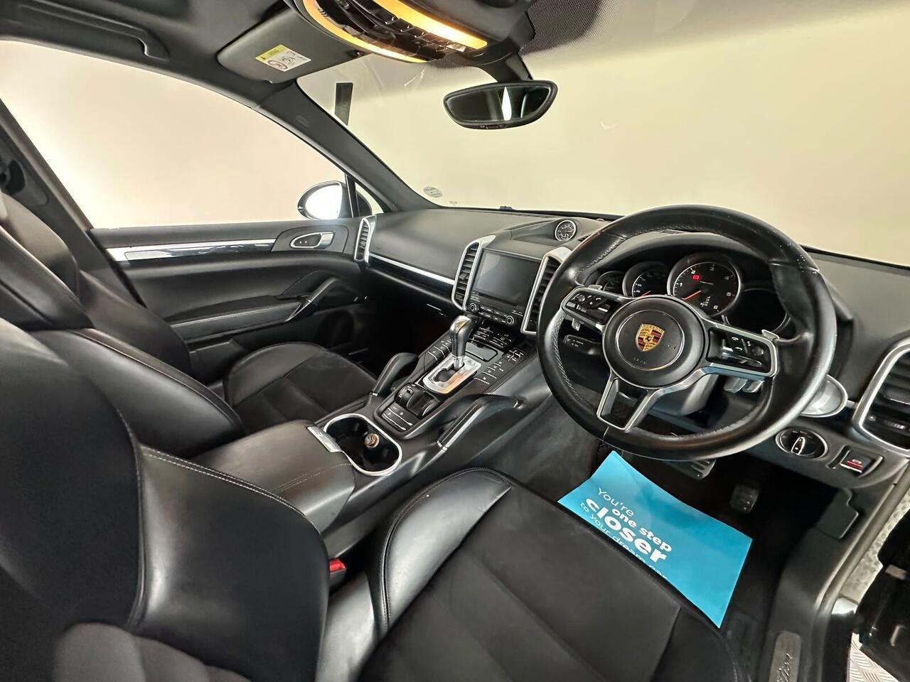 Porsche Cayenne KE67GBU