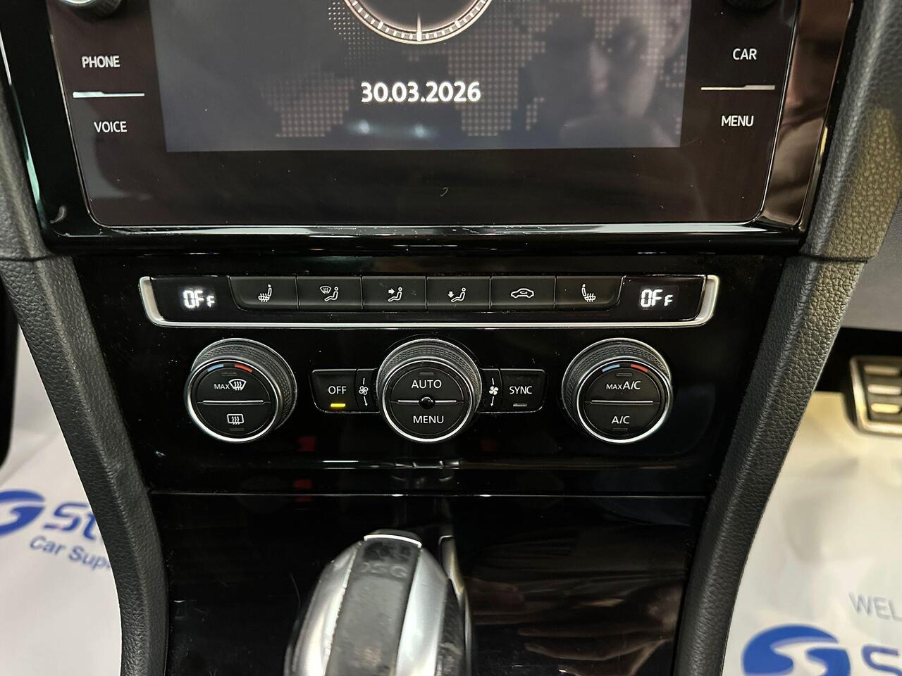 Volkswagen Golf YC68KGE