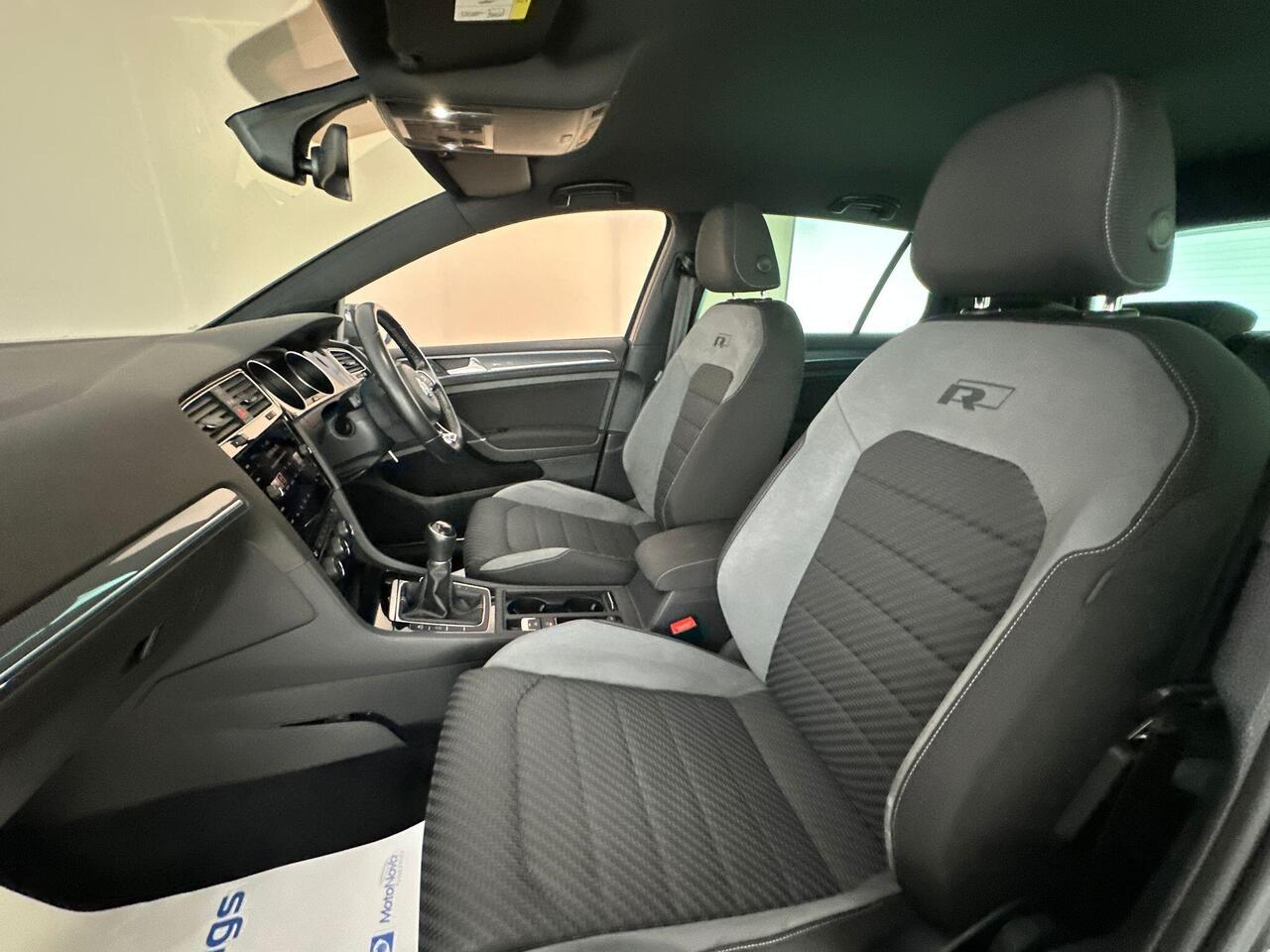 Volkswagen Golf SM69RDY