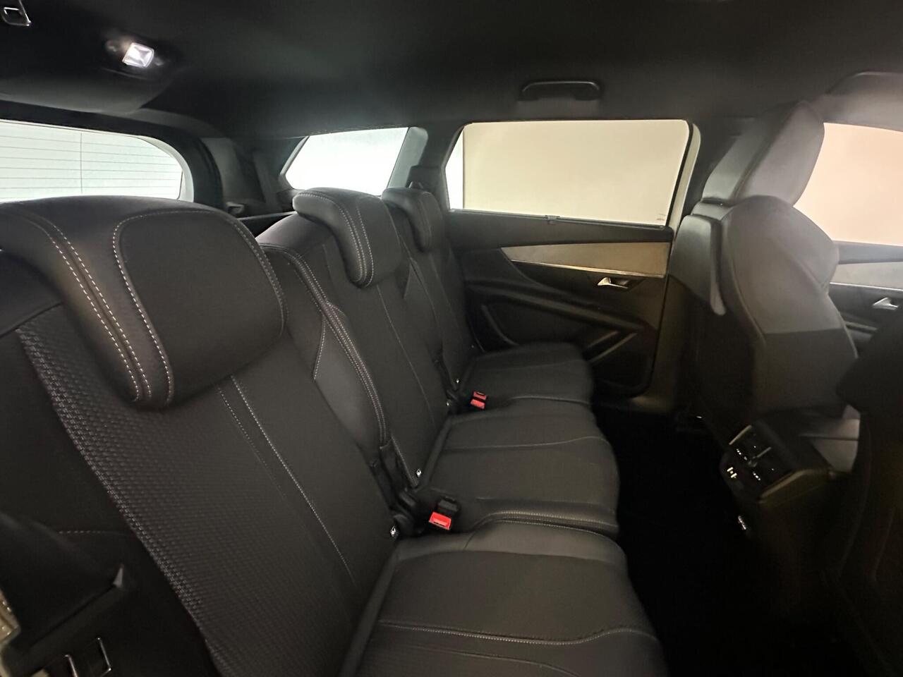 Peugeot 5008 DL23VUJ