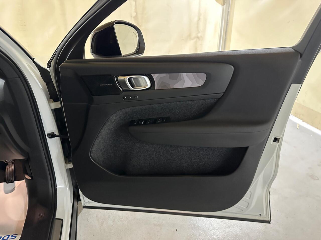 Volvo C40 YR22GBO