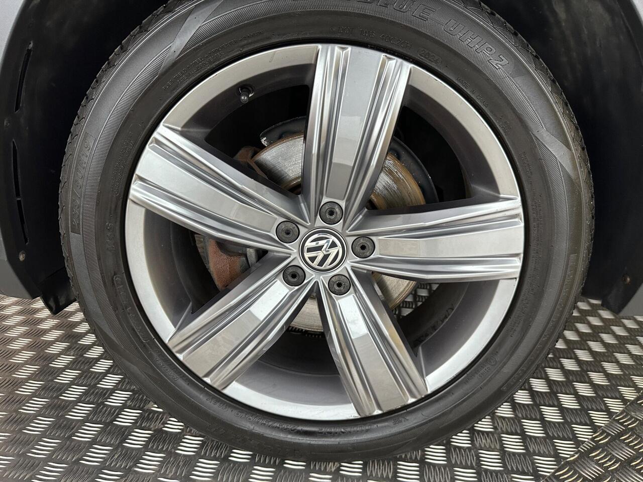 Volkswagen Tiguan Allspace SL21ZFT